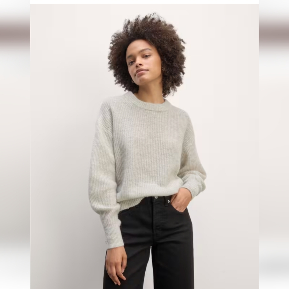 Everlane Women's Gray Crew Neck Sweater